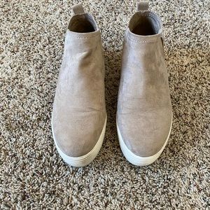 Universal Thread Faux Suede Sneakers